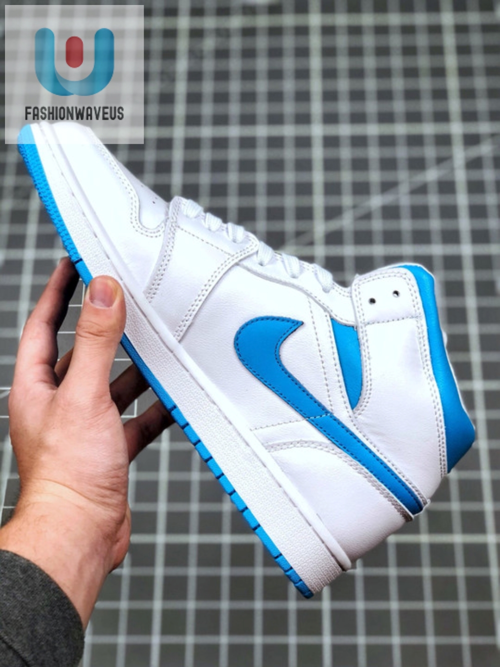 Air Jordan 1 Mid Unc Whitelight Blue Bq6472114 