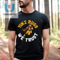 Pittsburgh Steelers Russell Wilson Yinz Russ We Trust Shirt fashionwaveus 1 1