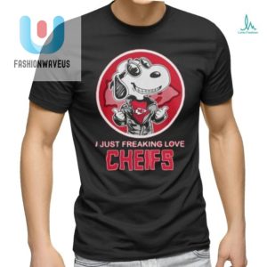 Official Kansas City Chiefs Snoopy I Just Freaking Love Chiefs T Shirt fashionwaveus 1 3