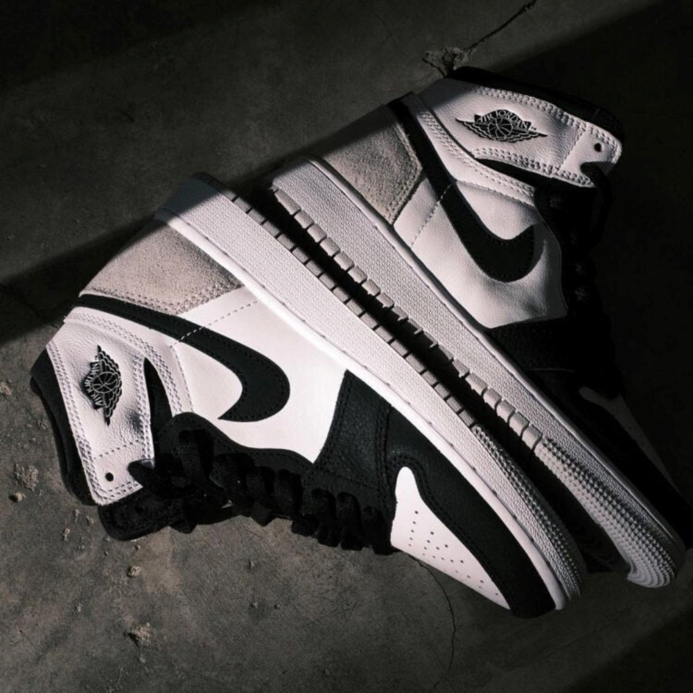 Air Jordan 1 High Og Wmns Stage Haze 555088108 11 Air Jordan 1 High OG WMNS ‘Stage Haze’ 555088-108