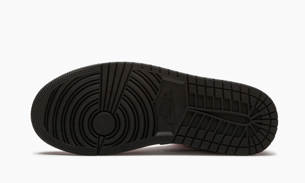 Air Jordan 1 Mid Chicago Black Toe 554724069 5 Air Jordan 1 Mid ‘Chicago Black Toe’ 554724-069