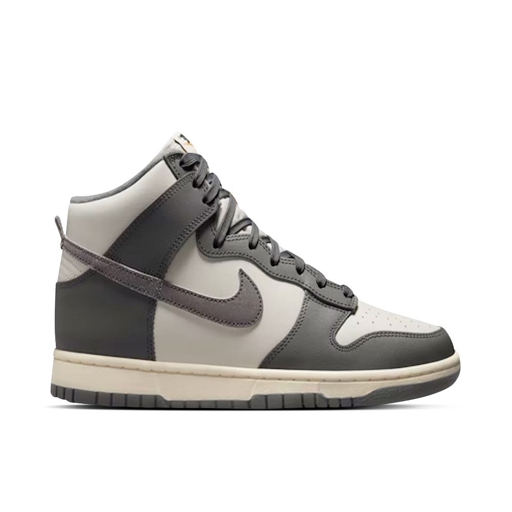 Nike Dunk High Vintage Light Bone Dm0582001 2 Nike Dunk High Vintage Light Bone DM0582-001