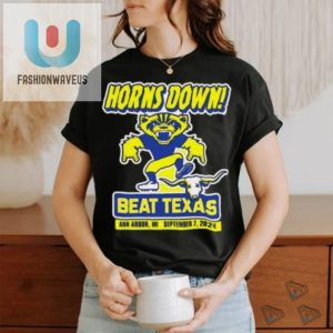 Hilarious Horns Down Michigan Shirt Beat Texas 2024 fashionwaveus 1 3