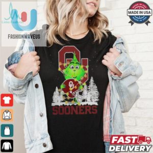 The Grinch Hug Oklahoma Sooners Helmet Christmas Shirt fashionwaveus 1 2