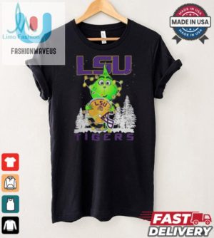 The Grinch Hug Lsu Tigers Helmet Christmas Shirt fashionwaveus 1 4