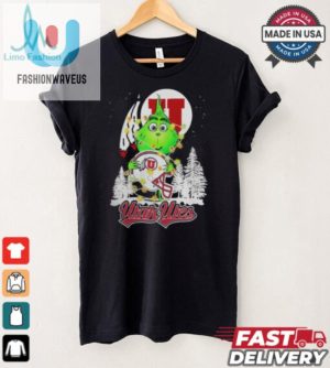 The Grinch Hug Utah Utes Helmet Christmas Shirt fashionwaveus 1 4