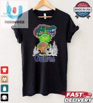 The Grinch Hug Florida Gators Helmet Christmas Shirt fashionwaveus 1 4